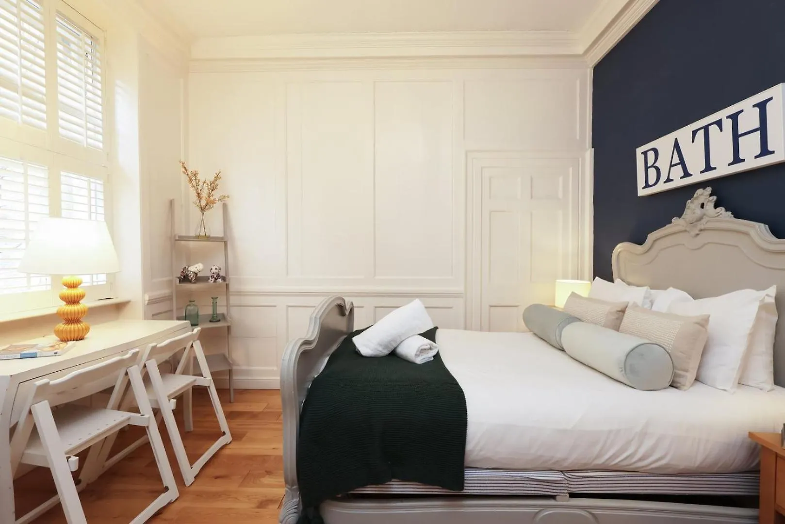 Apartment Cozy Bath Hideaway Serene Garden Escape Großbritannien