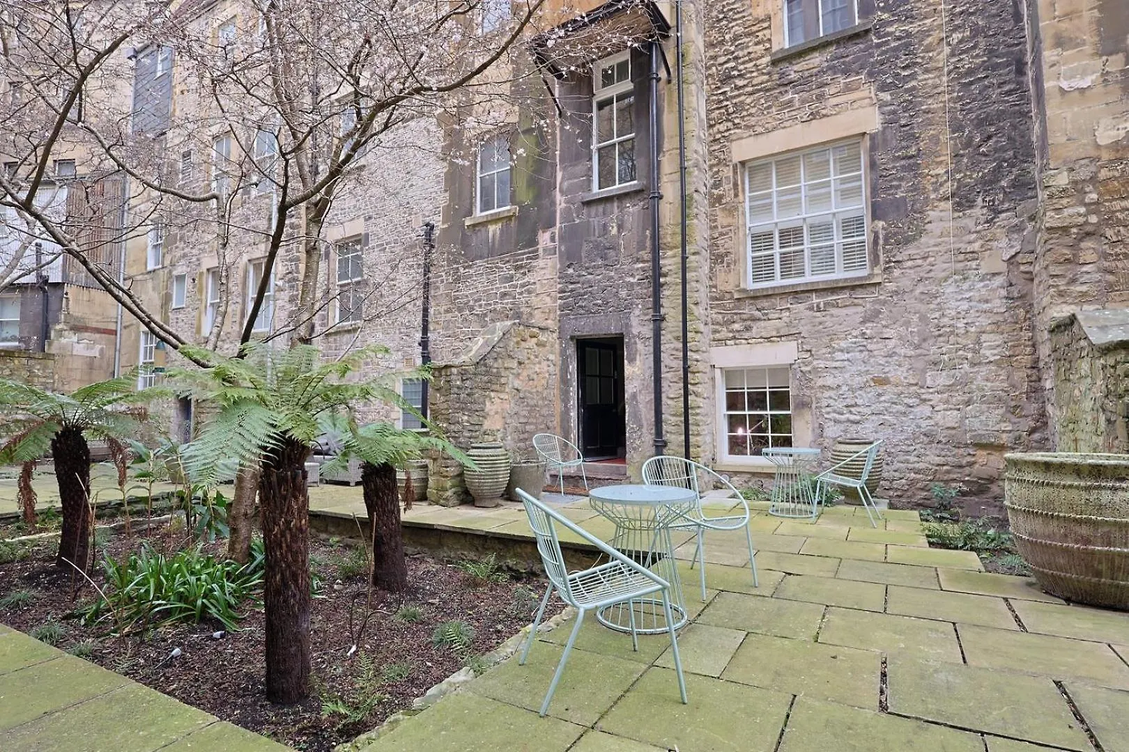 Apartment Cozy Bath Hideaway Serene Garden Escape